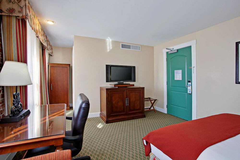 Hotel Virginia Santa Barbara, Tapestry Collection By Hilton Exteriör bild