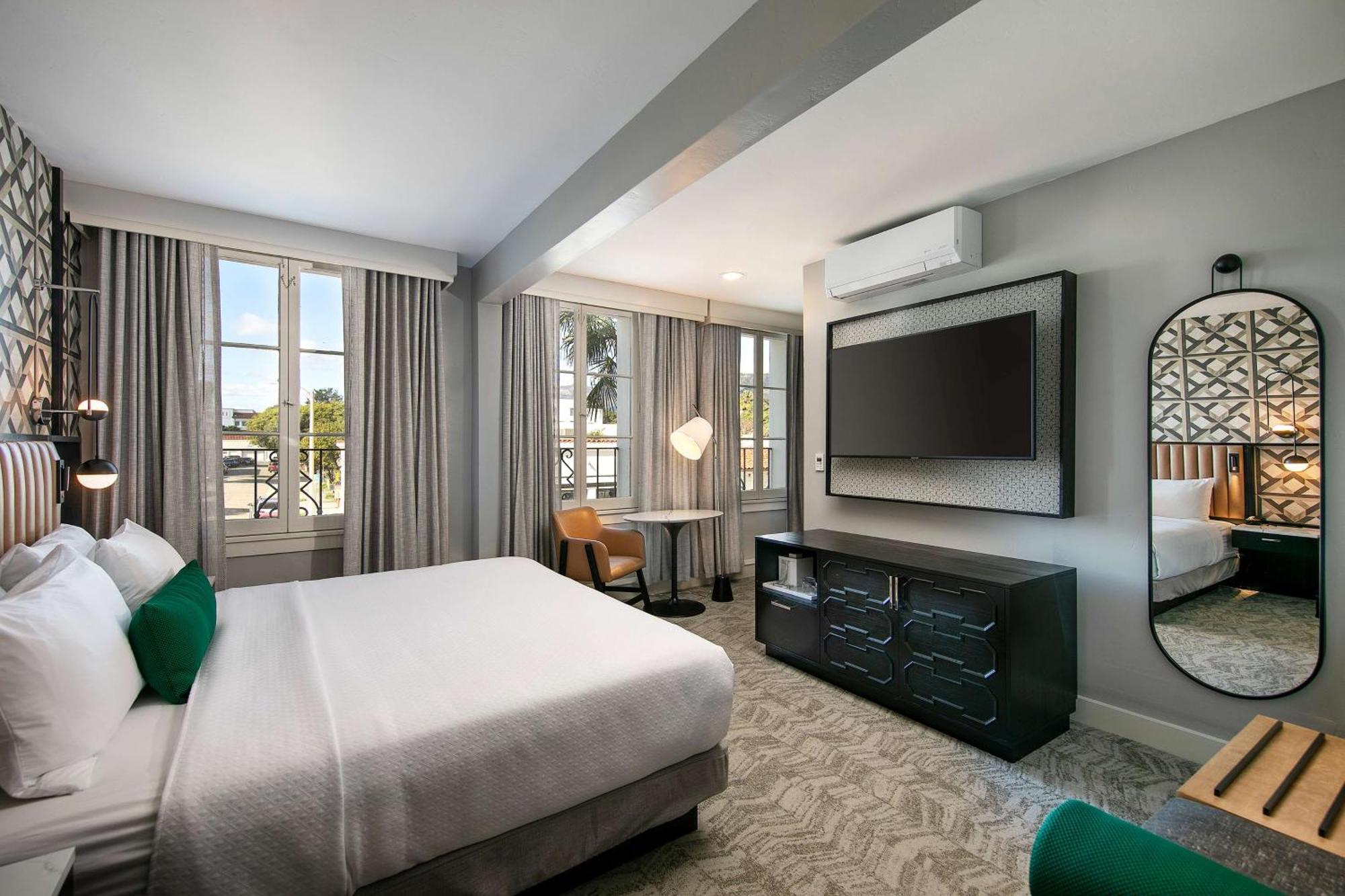 Hotel Virginia Santa Barbara, Tapestry Collection By Hilton Exteriör bild