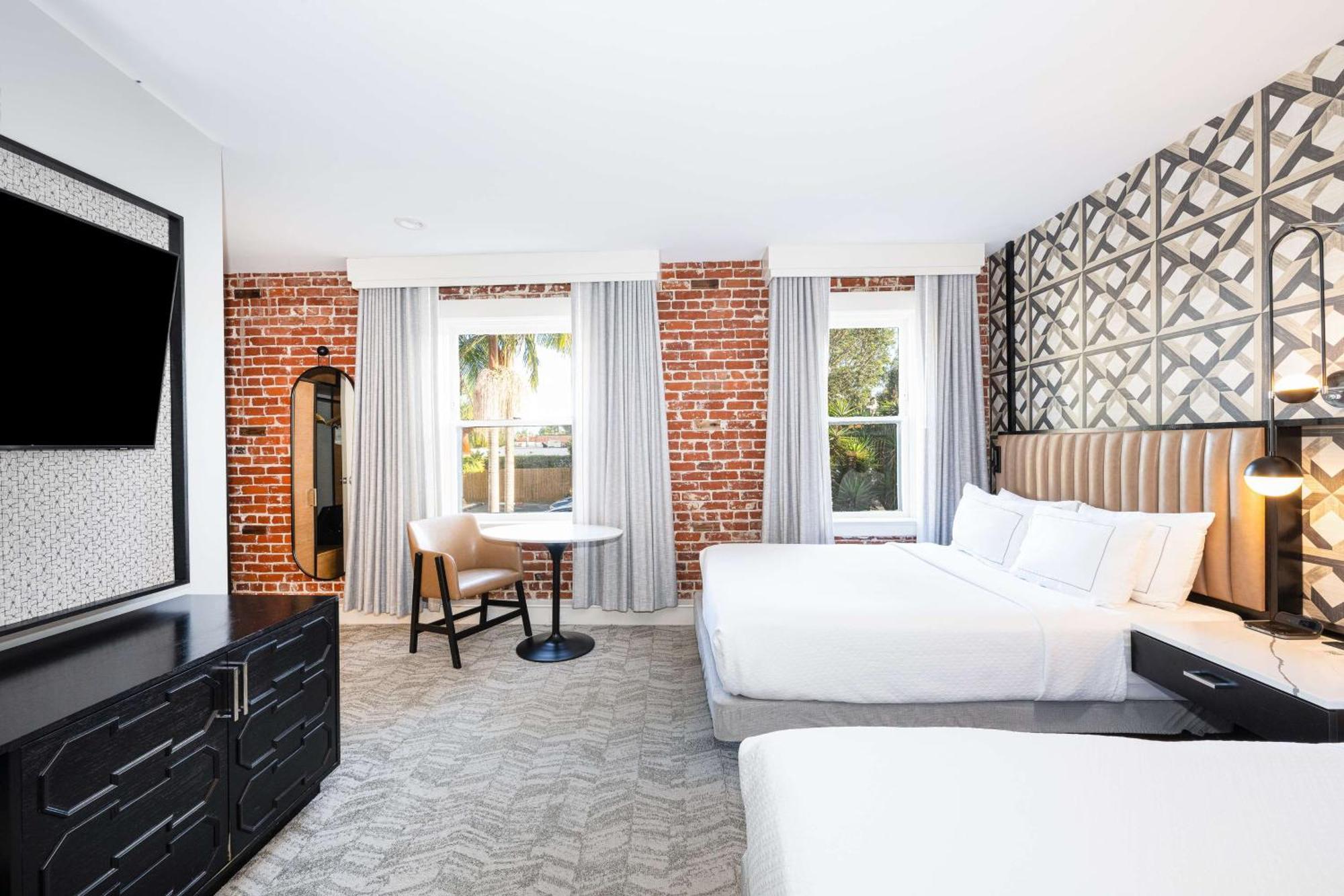 Hotel Virginia Santa Barbara, Tapestry Collection By Hilton Exteriör bild